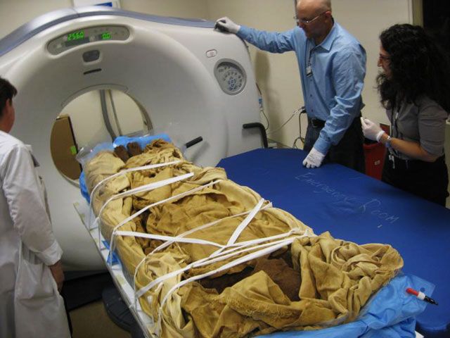 Anonymous Mummy gets scanned